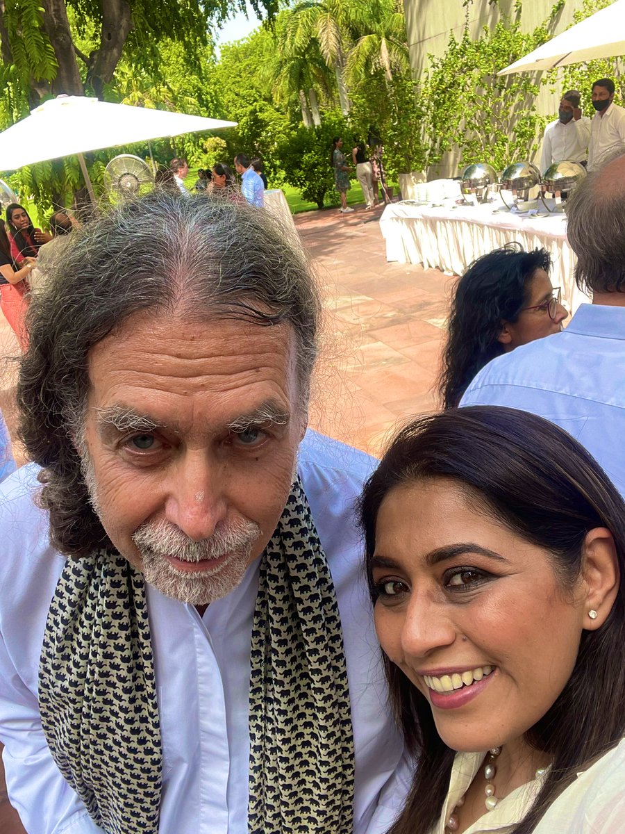 I am one of those fortunate ones to have worked with the most dynamic diplomats in contemporary times. @AmbLindnerIndia: you stature matches in height and spirit. Keep that maverick in you alive and cheers to new beginnings 🙏🏼😀 and…I got that famous #selfie too 😆