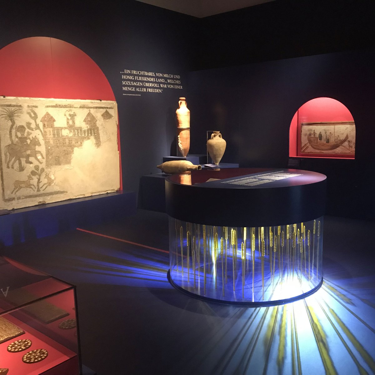 Ab morgen öffnet die große Landesausstellung „Untergang des römischen Reiches“ in Trier ihre Tore. Innenminister Roger #Lewentz hat mit dem Trierer OB Wolfram Leibe und Generalvikar Ulrich von Plettenberg zur gemeinsamen Ausstellung von Land, Stadt und Bistum Trier informiert. 🏛