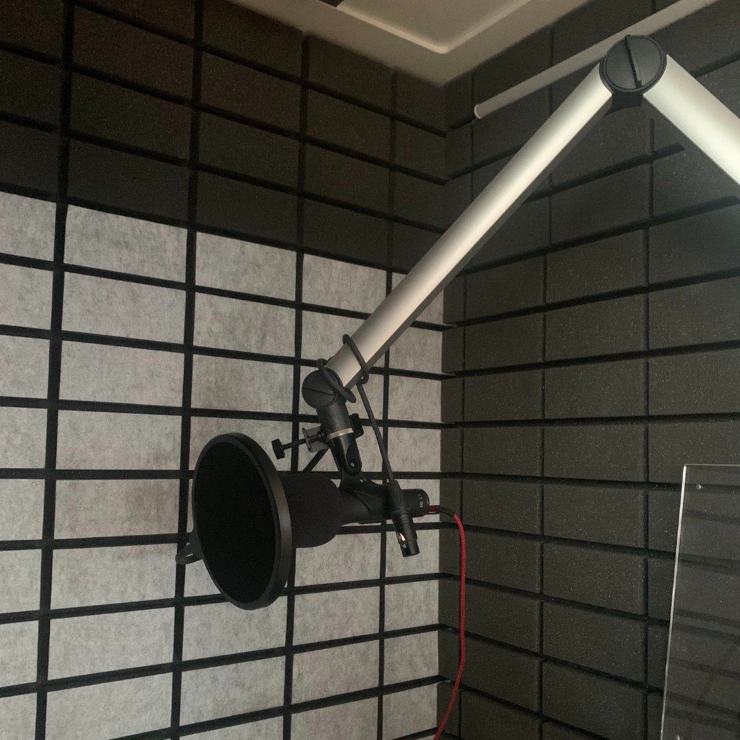 mamieks's tweet photo. A little 👀sneak peak👀 of where the magic happens! #podcast #podcaster #modernmanager https://t.co/3krWlccPEa
