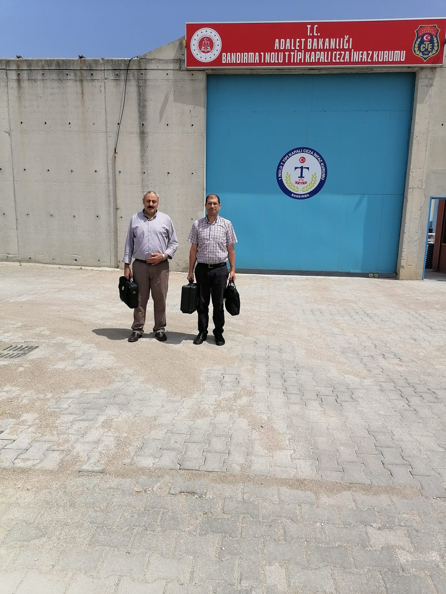 #AdresteNüfusHizmeti projesi kapsamında haftanın ilçemizdeki açık cezaevinde bulanan 19 tutuklu/hükümlünün kimlik kartı başvuruları alınmıştır. #HayatinizinHeraninda <a href="/hasansildak/">Hasan ŞILDAK</a> <a href="/sefikaygol/">Şefik AYGÖL</a> <a href="/MahmutKececi61/">🇹🇷Mahmut KEÇECİ🇹🇷</a> <a href="/Balikesir_nvi/">Balıkesir İl Nüfus ve Vatandaşlık Müdürlüğü</a>