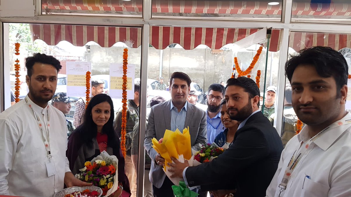 UIDAIChandigarh's tweet photo. Announcing #AadhaarSevaKendra in Srinagar is now operational at Ground Floor, NB House, Commercial Complex, Exchange Road, Lal Chowk, Srinagar.  
1/3 https://t.co/Tz0Ay5sOX6