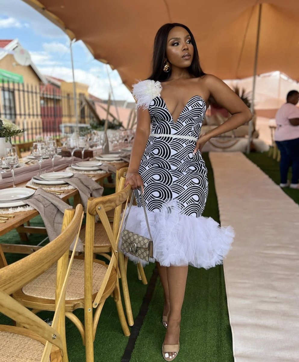 graduation dresses south africa New Arrival Yellow With Black Appliques Prom Dresses South African Girls  Junior Graduation Party Gowns Mermaid Deep V Neck Evening Gown ,DS5109 main image 0