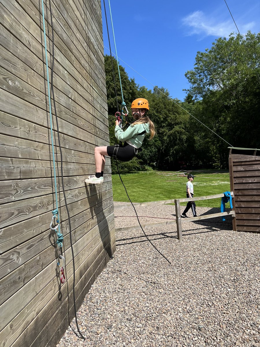 MrsMclean9's tweet photo. Group 4 abseiling this morning #aspirebelieveachieve #schoolcamp @NewtongrangePS https://t.co/hAuh9eTqH0