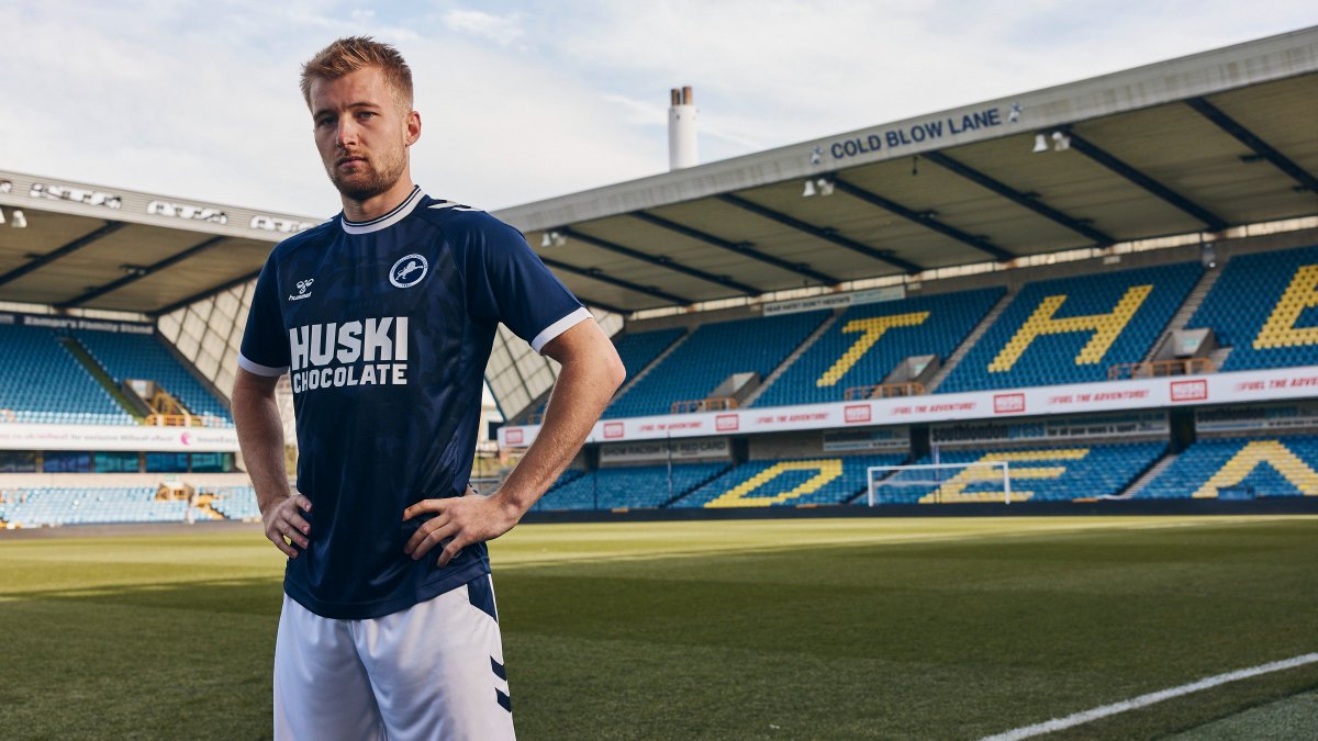 🧬 Lion DNA. #Millwall | @hummel1923