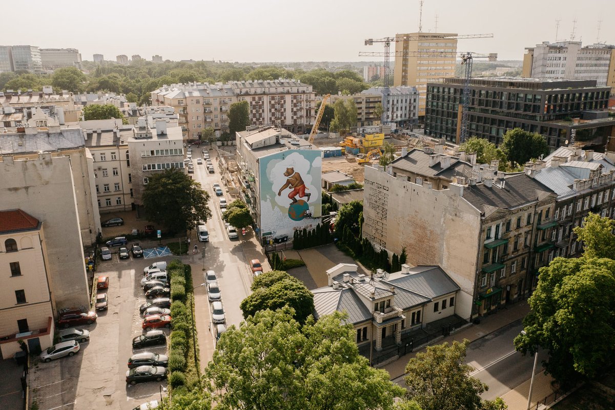 VisegradInsight's tweet photo. We are just now holding the debate in #Lublin where we revealed the new mural devoted to #Ukraine and #futureoftheEU and painted by @WAONE. https://t.co/ELSeELyNSu