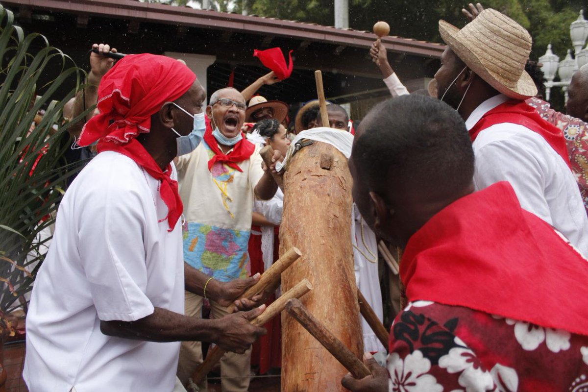Y llegó el Día de San Juan... 🪘 Este año lo celebramos por primera vez como Patrimonio de la Humanidad.  

El repique de tambores es en Curiepe y todo Miranda... Nos vemos!

#SanJuan #PatrimonioDeLaHumanidad