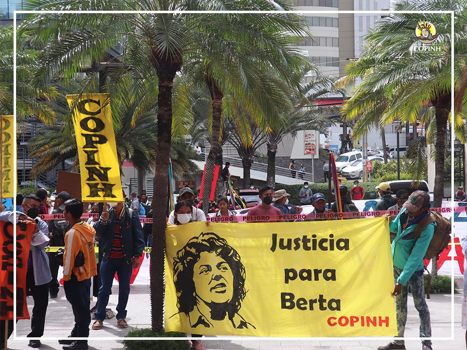 SOAWatch's tweet photo. U.S.-trained ex-military intelligence officer sentenced to 22 years for murder of Berta Caceres (Photo: COPINH) 
#JusticiaParaBerta #NoMásImpunidad 👉https://t.co/5WRoHY0CrP https://t.co/xdznTWGFKZ