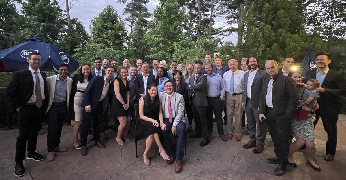 NjmsUrology's tweet photo. Last night we celebrated the graduation of our chief residents @CChangUro @JShengUro. They will be missed and are off to fellowship and bigger things. We can’t wait to see how their careers go and remember to stay in touch! Outstanding turnout from faculty across all our sites. https://t.co/JNxBQWumUL