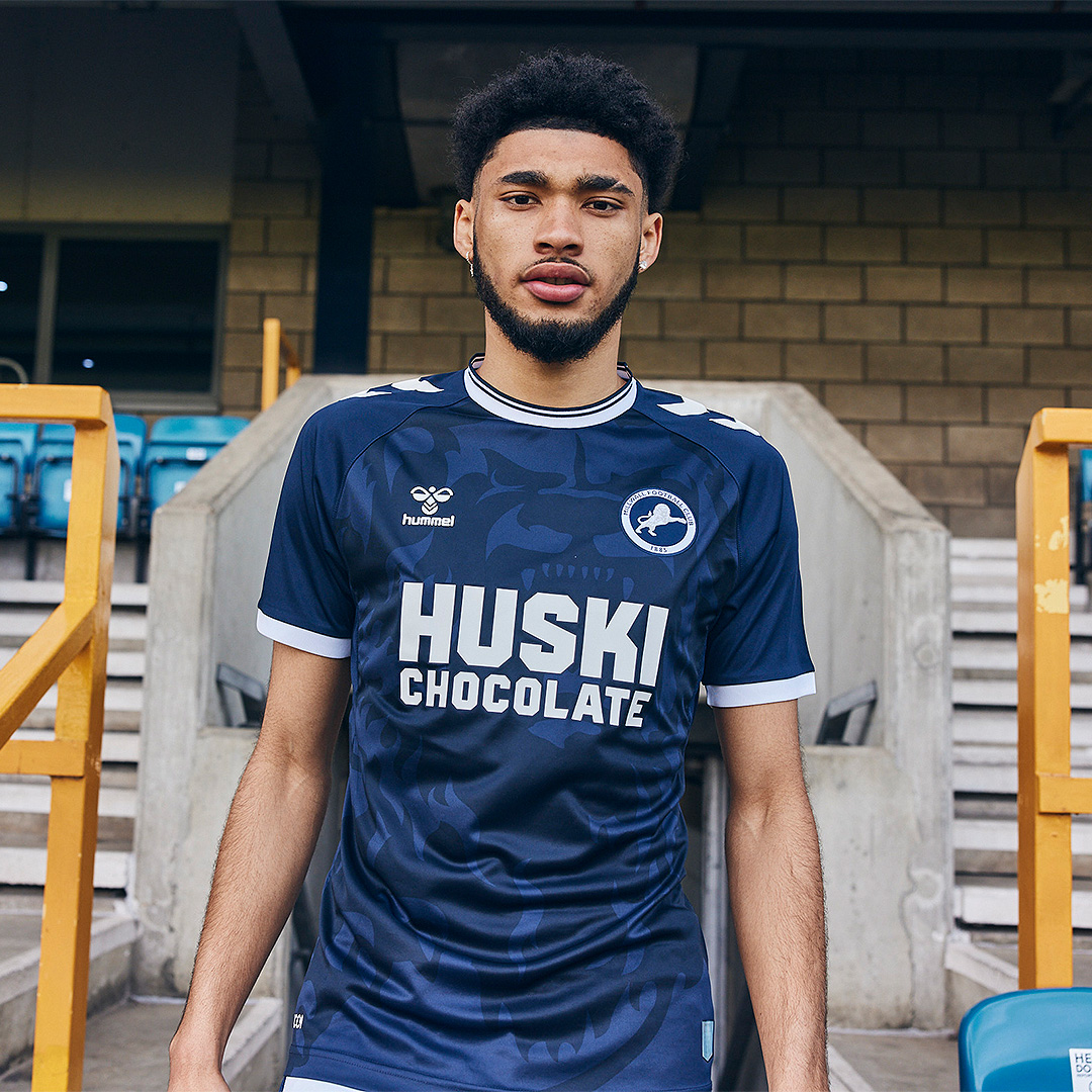 Millwall FC Away soccer jersey 2022/23 - Hummel –