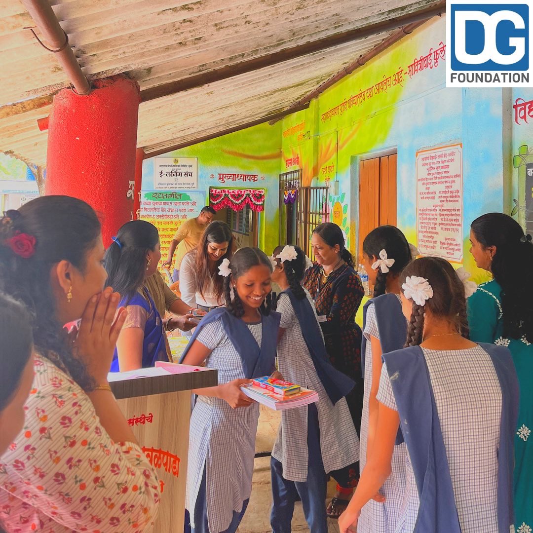 dgf_india's tweet photo. Today our #Education Program team provided school supplies (notebooks, stationary and computers) to migrant students at an informal school in Shahpur, #Maharashtra. 

We hope this education helps them secure a bright future. 

#backtoschool #dogood #giveback #socialresponsibility https://t.co/VsDgmgKuOm