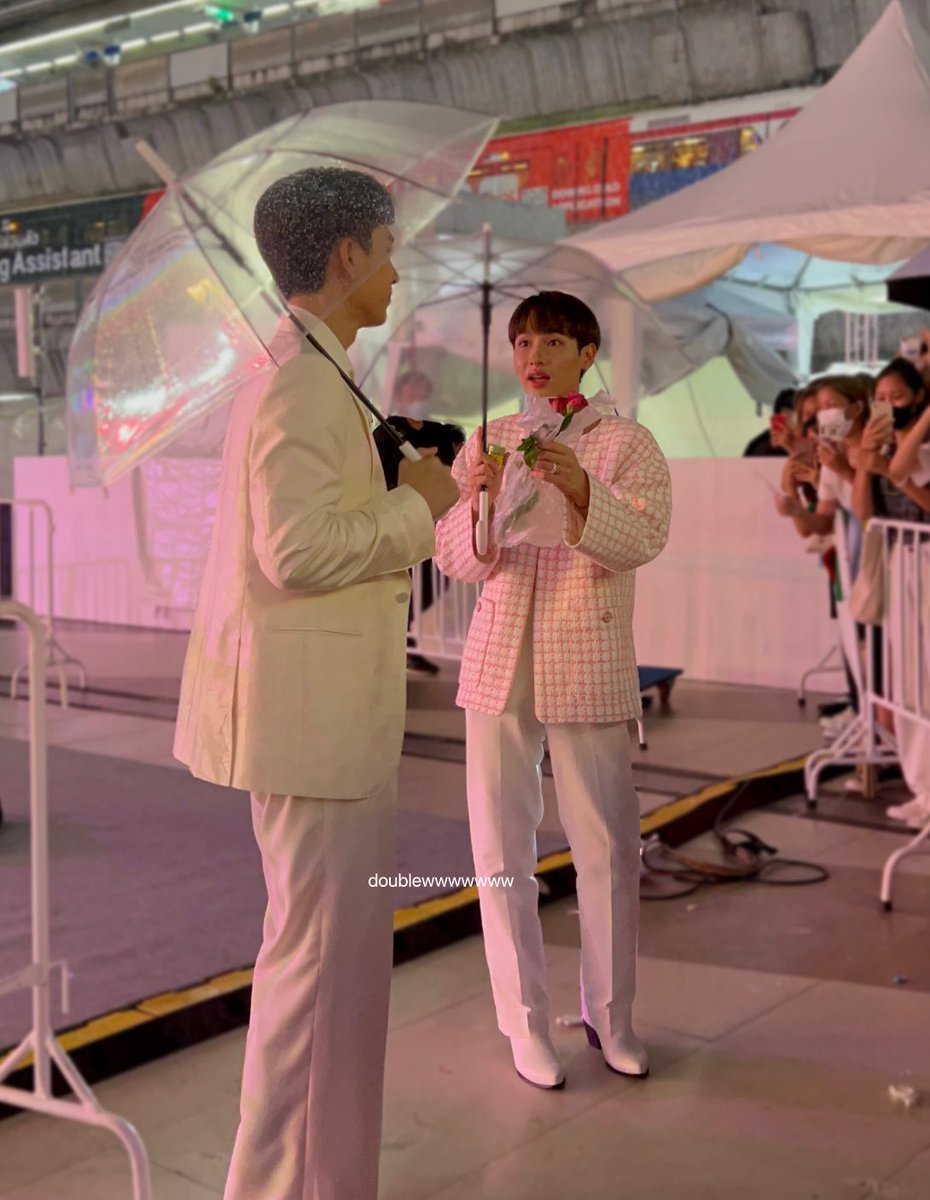 doublewwwwwww's tweet photo. ดูคนจีบกัน 🫣
#LancomeHappinessTH #ออฟกัน https://t.co/pnEbD2fjXL