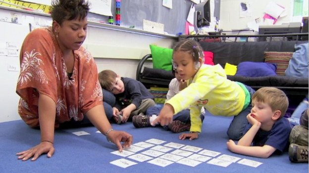 Who is Napping? Children need practice and support to identify what repeats in a pattern. 
More: earlymath.erikson.edu/who-is-napping… 
#kinderchat #earlyed