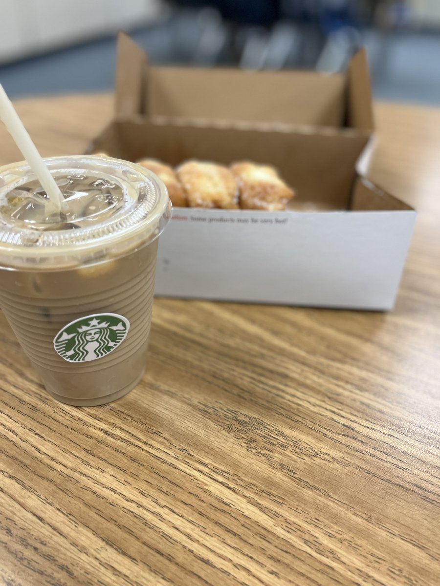 bona_tracy10's tweet photo. @MrsGarcia832 @ReesCounselor
Thank you for the iced coffee and donuts!!!
#summerschoolcoordinator
#partnerteacher
#summerschoolrocks
@AliefISD @ReesStars https://t.co/AoiBOrEaeD