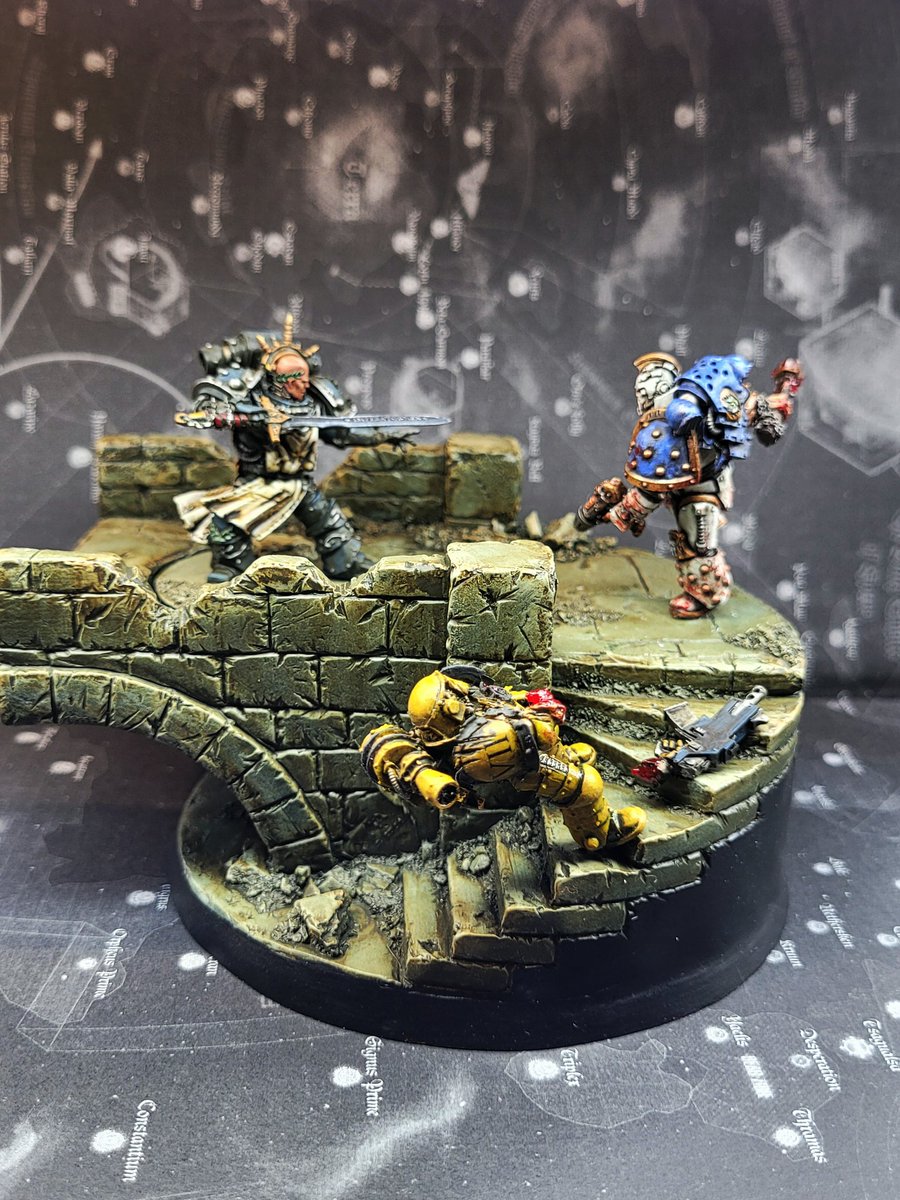 SimonWi56585058's tweet photo. Ever since reading Warhawk by @wraightc I wanted to recreate the fight between Sigismund and Kharn and today i finally finished it. #WarhammerCommunity #imperialfists #siegeofterra #warhammer https://t.co/OGLWhzWEAH