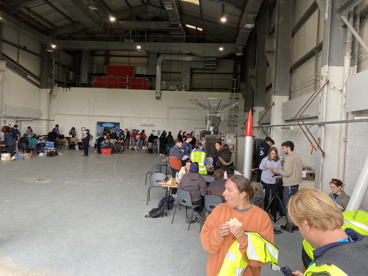 <a href="/UniSouthWales/">University of South Wales</a> 🏴󠁧󠁢󠁷󠁬󠁳󠁿Rocketry team carrying out their final assembling and safety checks ahead of today’s  #mach22 Rocketry competition at Machrihanish Airport, Scotland🏴󠁧󠁢󠁳󠁣󠁴󠁿. All the very best to our team and all others competing today. Good luck all 🤜🤞
<a href="/USWResearch/">USWResearch</a> @USWEngineering