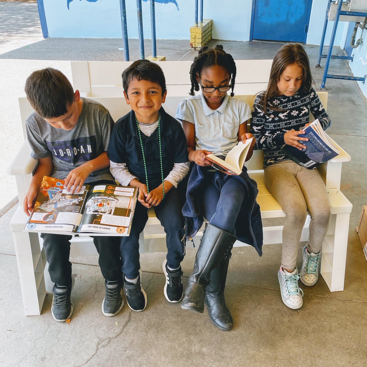 Reading great books in the new outdoor patio area, thanks to our generous donor, the Webster Family Foundation!
<a href="/laschools/">Los Angeles Unified</a> <a href="/ComptonUnified/">Compton Unified</a> @ala_aasl  
@LongfellowJaguars <a href="/LongfellowCUSD/">LongfellowJaguars</a> #accessbooks #artmatters #schoollibraries #wallmurals #activehealthyinformed #booksforjoy