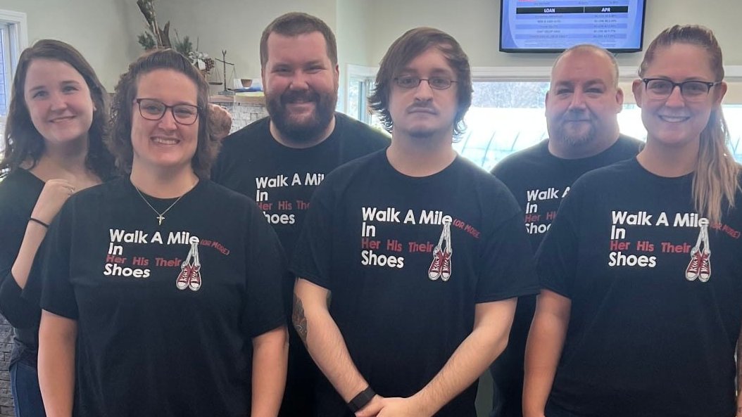 timberlandfcu's tweet photo. It's #FeelGoodFriday, and we wanted to show off a few of the faces that make TFCU so GREAT!
Come and visit our team and let us show you the Credit Union Philosophy - "People helping People"😊

#Friday #Theweekendhascomeuponus #TalkTimber #CreditUnion https://t.co/vmbEf8aQom