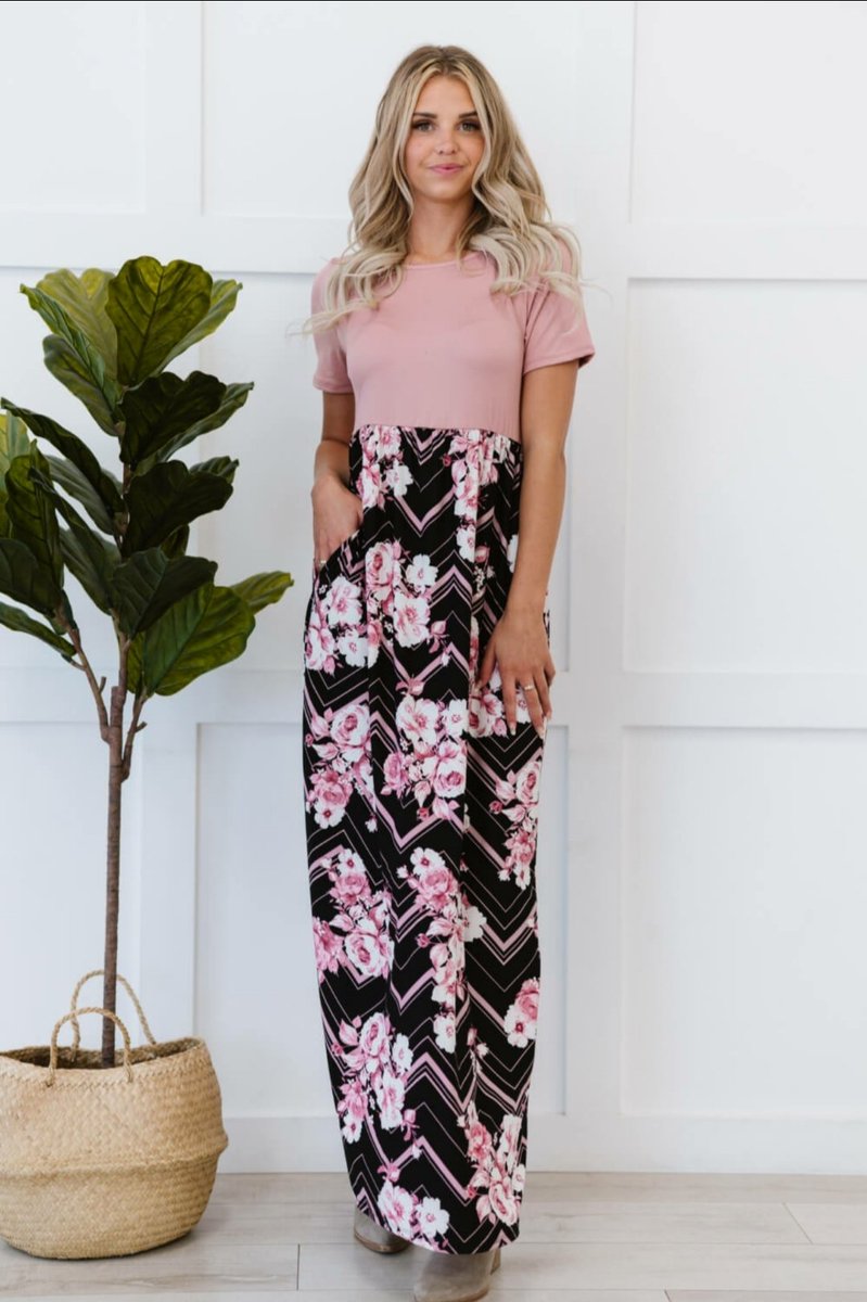 OhEmGeeBoutique's tweet photo. Beautiful Dresses https://t.co/k4hd30CxHu