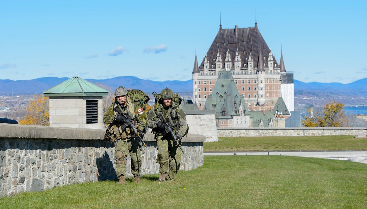 ForcesCanada's tweet photo. Bonne Saint-Jean-Baptiste à l’Équipe de la Défense et à toute la population canadienne! Plus que la fête nationale du Québec, ce jour célèbre aussi la culture et le patrimoine français de notre pays très diversifié. #MesFAC https://t.co/OtWsizcHqp
