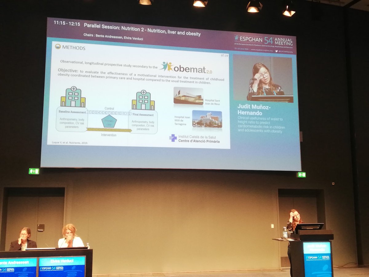 VernicaLuque4's tweet photo. @judit at #ESPGHAN22 #facultaddemedicina #urv #WhatDietitiansDo #iispv #ahp proud of my team a Copenhagen https://t.co/KM5tJQtUJO