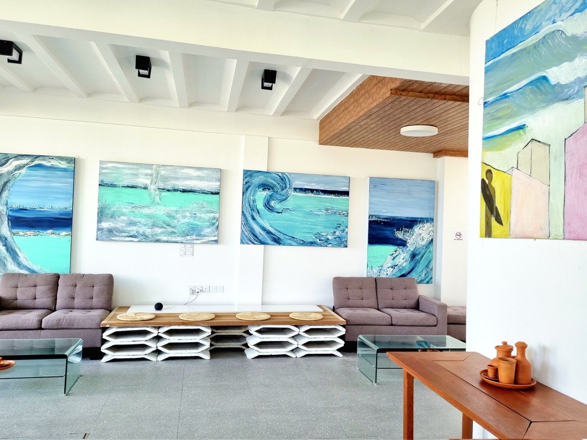 coralinn_mv's tweet photo. Hotel lobby showcases paintings of Maldivian artists @Nashsat and @EhabAbdulla81 
#Thulusdhoo #lobbydesign #hotelview #travel #maldivianartist #Inspiration #Maldives https://t.co/RaKRm0becR