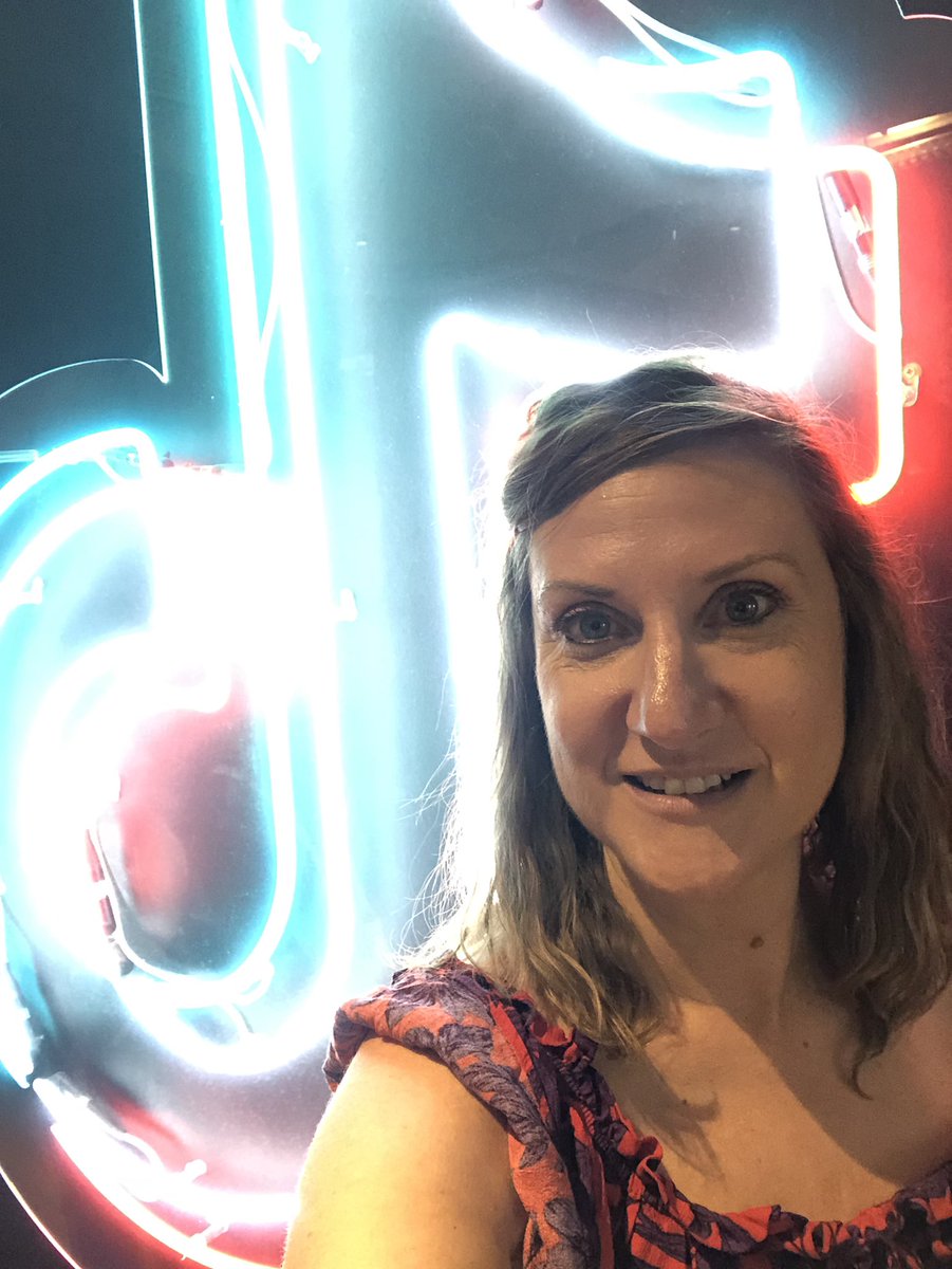 KettyDeleris's tweet photo. Aujourd’hui je suis dans les locaux de Tiktok 🙂 https://t.co/6XP2kUYsB9