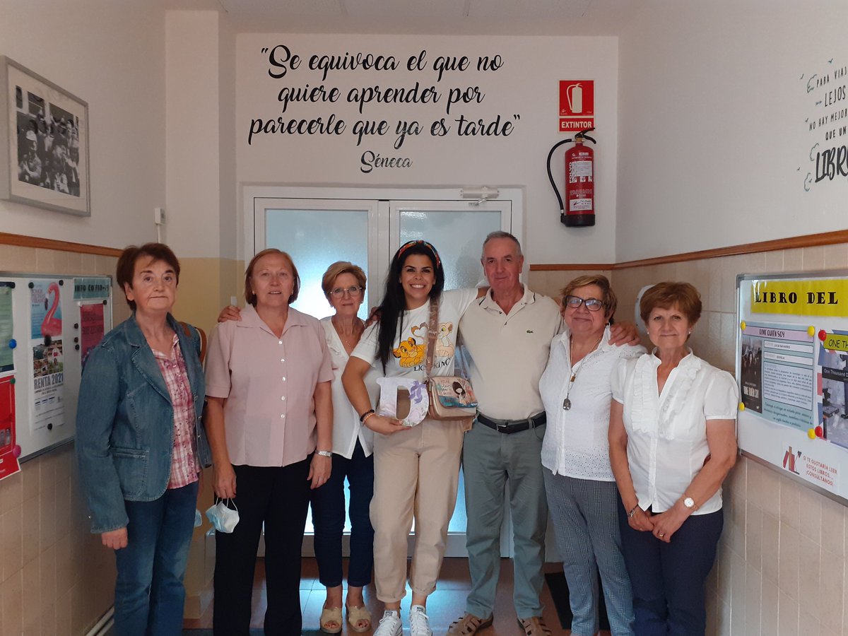CepaElCamino's tweet photo. 📖DESPEDIDA ALUMNADO DE CONOCIMIENTOS BÁSICOS DE ALMAZÁN ✍
¡¡Enhorabuena por vuestra constancia y por todo lo que habéis aprendido!!
🌿 El éxito es la suma de pequeños esfuerzos día tras día 🌿
¡Feliz verano!😎🌞
#comunidadEPA https://t.co/ZQtRmS94nE