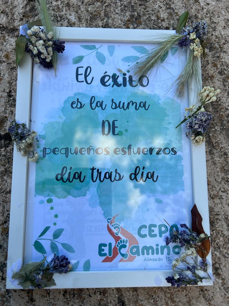 CepaElCamino's tweet photo. 📖DESPEDIDA ALUMNADO DE CONOCIMIENTOS BÁSICOS DE ALMAZÁN ✍
¡¡Enhorabuena por vuestra constancia y por todo lo que habéis aprendido!!
🌿 El éxito es la suma de pequeños esfuerzos día tras día 🌿
¡Feliz verano!😎🌞
#comunidadEPA https://t.co/ZQtRmS94nE