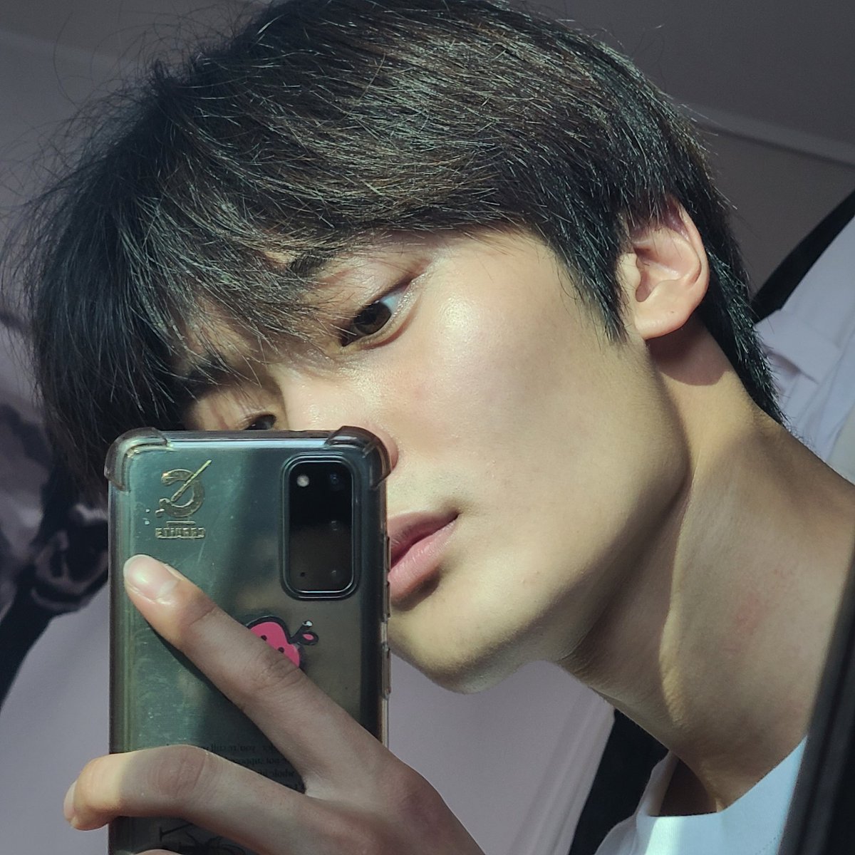 hi_jo_on's tweet photo. 태영이 너무너무 귀엽고 사랑스러운점......
핸드폰 뒤에 레드애플 캐릭터 스티커 붙여놓음..... 맛있다고한것도모자라서 ㅋㅋㅋㅋㅋㅋㅋㅋㅋㅋㅋㅋㅋㅋㅋㅋㅋㅋㅋㅋ 하 너무 귀여워ㅠㅠㅠㅜㅠㅠㅠㅠㅠㅠㅠ https://t.co/cLo5LLsbS6