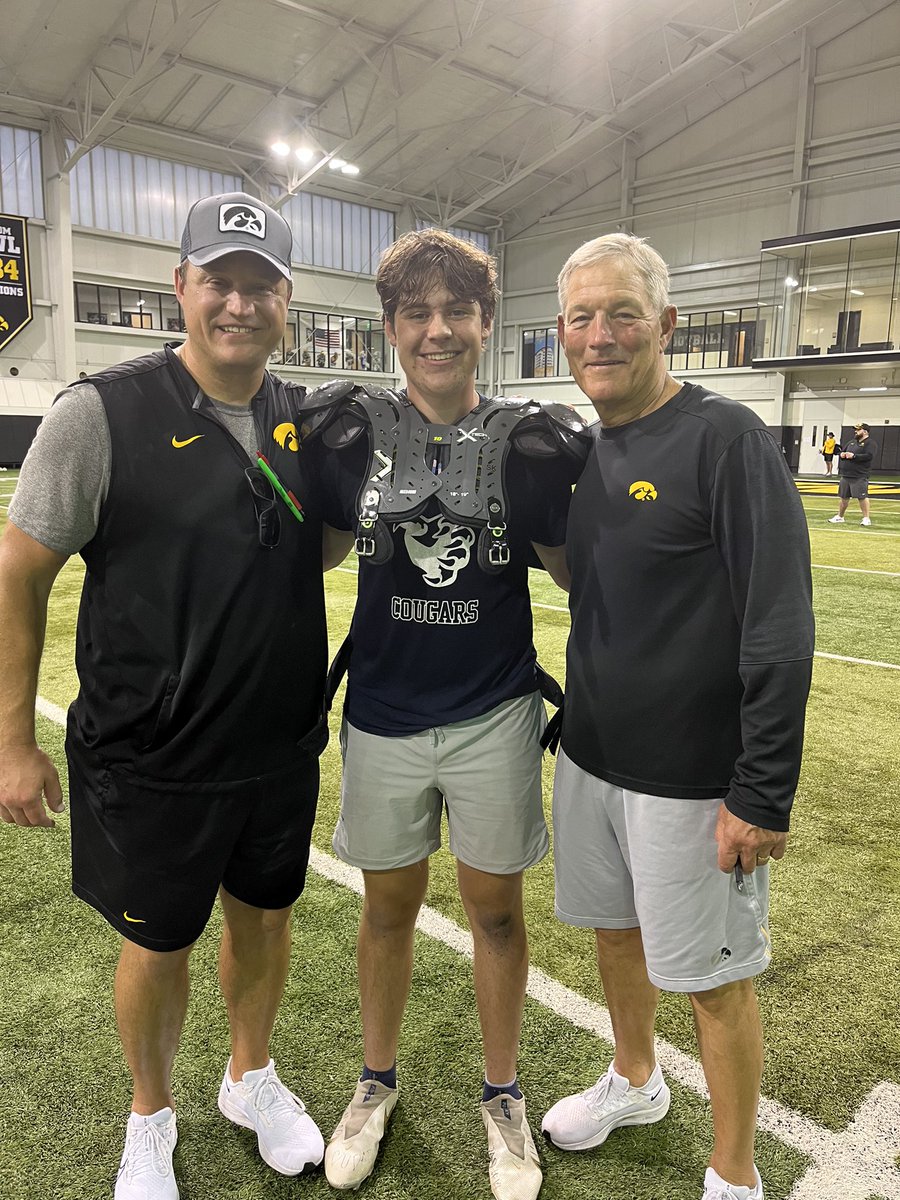 TommyPoholsky14's tweet photo. I’m am so honored and blessed to receive a PWO offer from the University of Iowa! Thank you @CoachBFerentz and Coach Kirk Ferentz for the opportunity. This one’s for you dad! Thank you God #GoHawks @CoachSWallace @ScottSouthmayd @CoachMVP08 @CSAPrepStar https://t.co/ZCeCLRcJwj