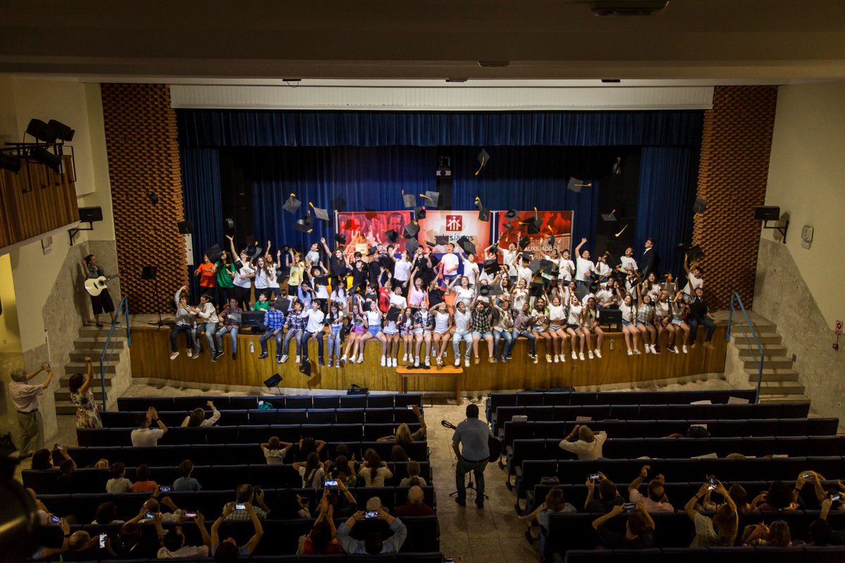 salesianosatoch's tweet photo. Sexto de primaria se gradúa. #Apasionadosxlavida https://t.co/xG3k0KrX9C