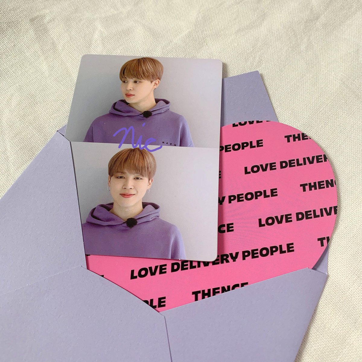moonmin_ph's tweet photo. #moonminsells
WTS LFB BTS PH mb3 jm still avail up

on hand jimin merch box 3 pc
- 400php
- mint cond
- dop nego as long as sure buyer https://t.co/OdgR3HB5RW