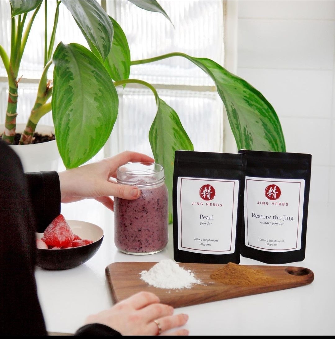 Up your morning ritual game with the supercharging effects of tonic herbs! Our powdered herb extracts are designed to dissolve in water when shaken or blended, producing a tea-like beverage, or to pair perfectly for an added boost in your smoothie or shake blend.