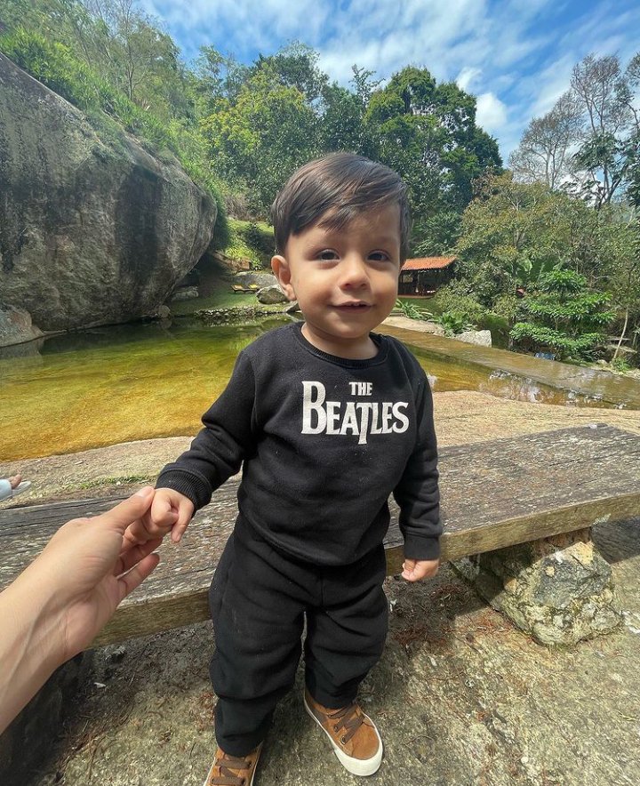 Alicekuttler's tweet photo. 🧁 Aniversário do Theo 
Ontem foi seu dia meu príncipe, um ano que você chegou na minha vida para alegrar ela mais ainda. Confesso que no início não estava me agradando quando mamãe contou que estava grávida de você, mas depois você foi domando domando todo espaço do meu coração. https://t.co/6eT0ArUd8K