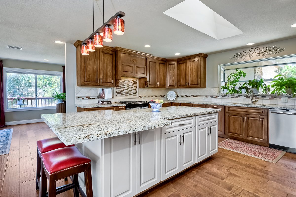 Timkirk25's tweet photo. 💫Just Listed 💫
🏠OPEN HOUSE WEEKEND!
➡Sat &amp; Sun | 6/25 &amp; 6/26 | 12pm-4pm
📍4715 Calle De La Vuelta, Fallbrook, CA 92028
5 Bed | 3.5 Bath | 4,621 SF | 3.8 Acres | $1,450,000 - $1,595,000
Take a virtual tour here: https://t.co/XhNlQmyMJB

Tim Kirk, Realtor® https://t.co/k7yOlDpCmX