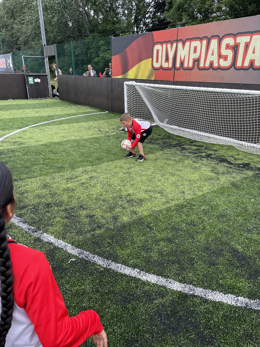 Thank you <a href="/CoachAnnieZ/">AnnieZ🏃🏾‍♀️</a> 

We all really enjoyed it today! Little football stars in the making ⚽️ 

@HJAMrsGardner <a href="/HIAmissdas/">Miss Das</a> @HIAMissNewman