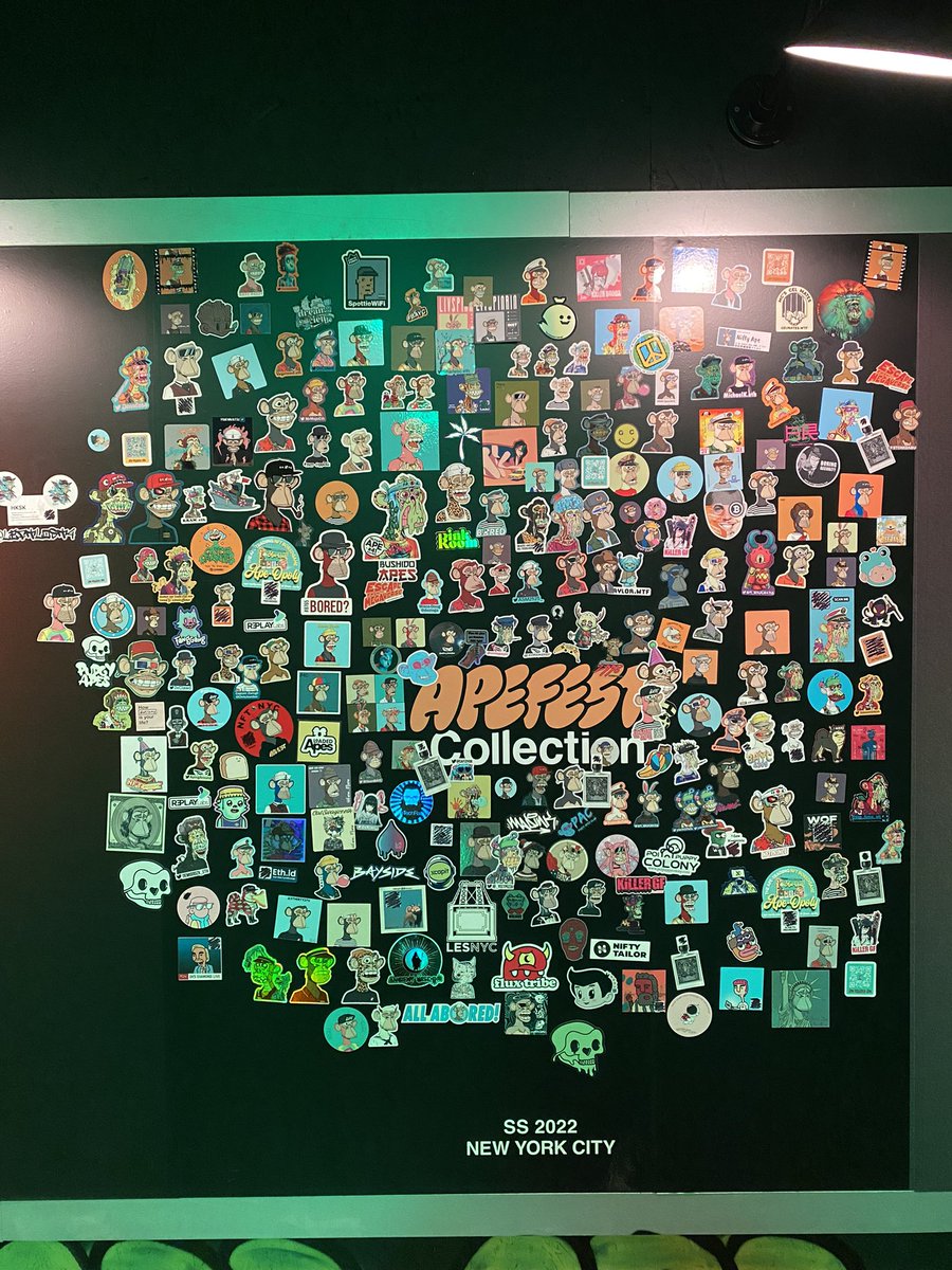niftygiftynft's tweet photo. Sending some love through the metaverse at #ApeFest2022.

We met so many amazing people, thank you for making this community what it is! 😘

#gifters #gifted https://t.co/gp7S295TbK