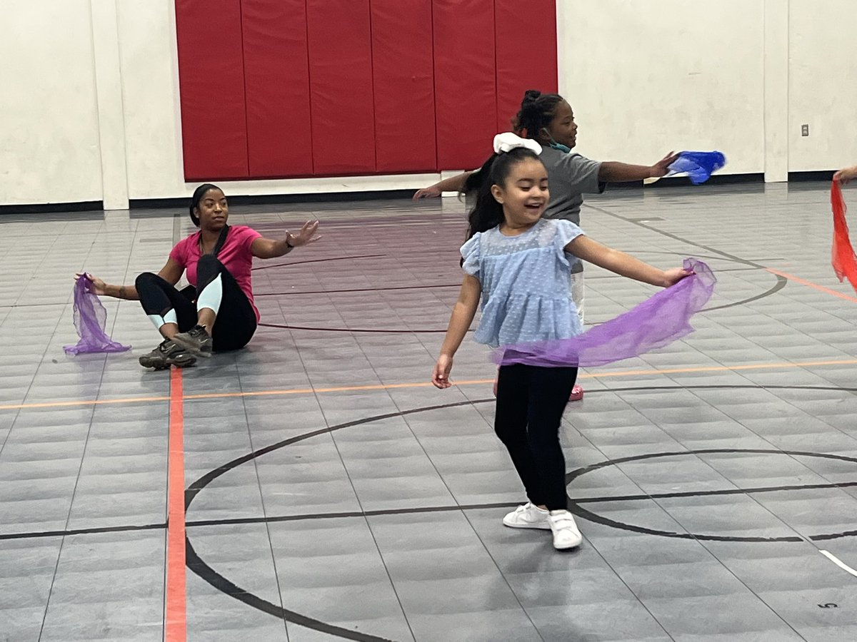 Amber Hill (Gilmore) (@ahillchread) on Twitter photo It’s the simple things in life! Look at those little smiles… #kiddofit #collaboration #stemspired <a href="/STEMspiredCHISD/">STEMspiredCHISD</a> It’s the simple things in life! Look at those little smiles… #kiddofit #collaboration #stemspired <a href="/STEMspiredCHISD/">STEMspiredCHISD</a>