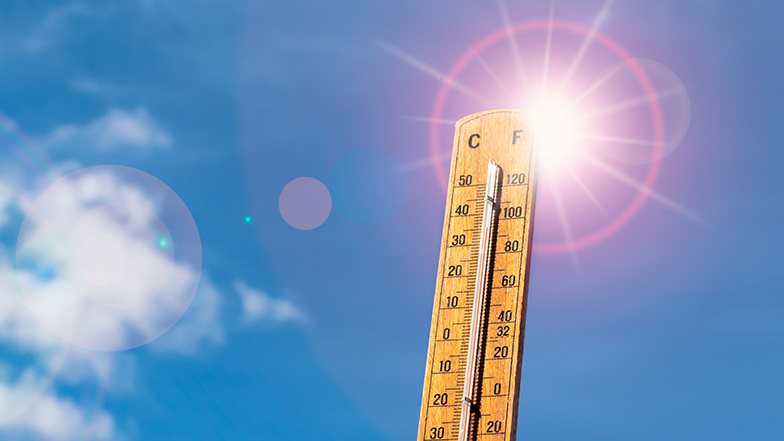 🧵Canadians need to take extreme heat as seriously as they do extreme cold. Facing the heat is a growing challenge in Canada. We all have a responsibility to reduce our own risks and an opportunity to help protect others. Here are some tips from <a href="/ICCA_Canada/">Intact Centre | Centre Intact</a> @EnvWaterloo.🌡