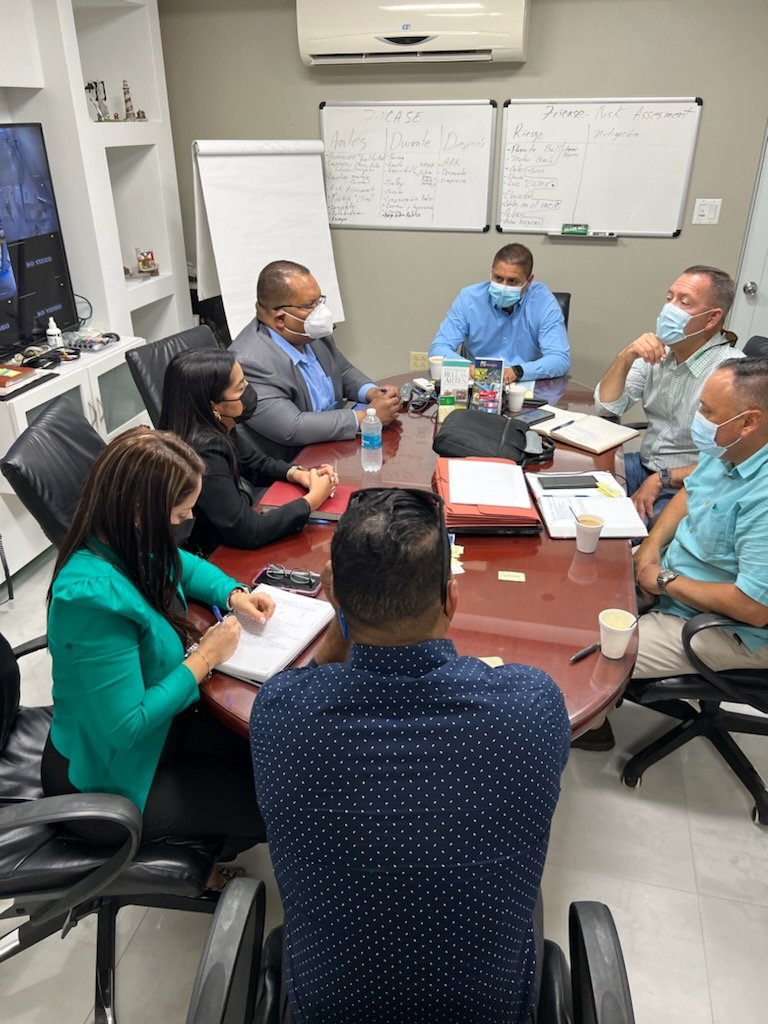 El presidente de la JP, Julio Lassús se reunió con los alcaldes de Corozal, Naranjito y Orocovis para orientarles sobre los beneficios de la creación de un Consorcio de Planificación y Permisos según el Código Municipal. #JPteinforma <a href="/fortalezapr/">Puerto Rico Governor's Office</a> <a href="/FEDALCALDES/">FEDERACIÓN ALCALDES</a> <a href="/AAlcaldesPR/">Asociación Alcaldes</a>