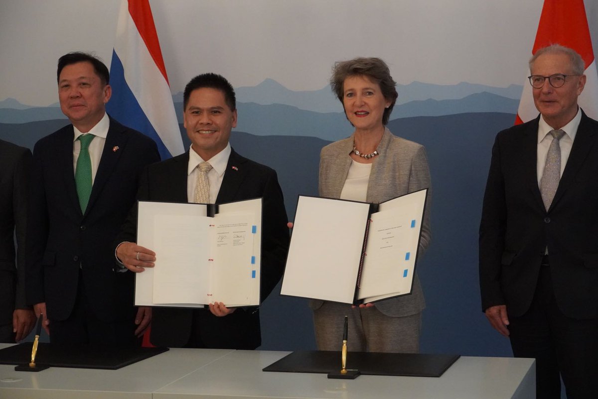 UVEK's tweet photo. Federal Councillor @s_sommaruga and Thailand's Environment Minister Varawut today signed a #ClimateAgreement. It creates the framework for Switzerland to implement #climateprotection projects in Thailand to reduce #CO2 emissions. https://t.co/XfFghMRJZn