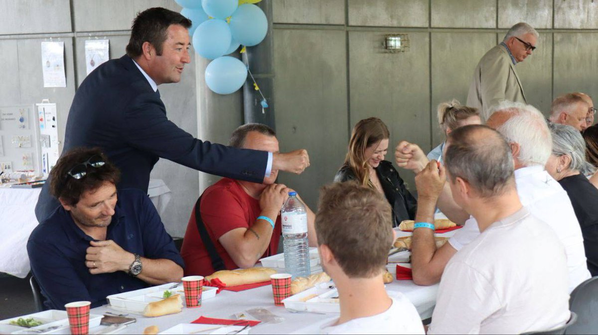 KARLOLIVE's tweet photo. Après 2 ans d'interruption, le barbecue annuel de la #Semap est de retour ce midi ! Un moment privilégié pour se retrouver avec toutes les entreprises du Technoparc et de Dynamikum qui contribuent au rayonnement économique de #Poissy ! https://t.co/jRl1aRU6vA