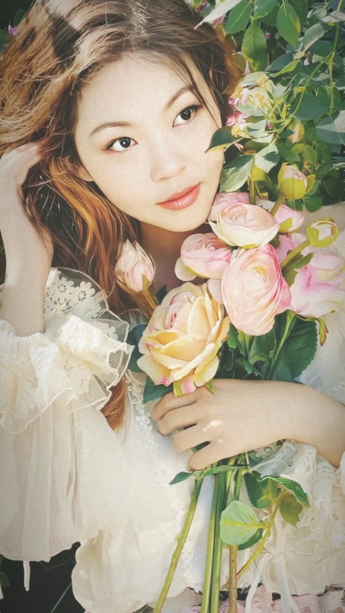 Nanaechan_08's tweet photo. Do what makes you happy, We will never be young again....

Miss you all my Twitter friends and my Co-EXOLs 😍 Stay safe and stay healthy 😇💙

#WeAreONE #photo #love #FlowersOnFriday 💐 https://t.co/iTcu6i7Kll