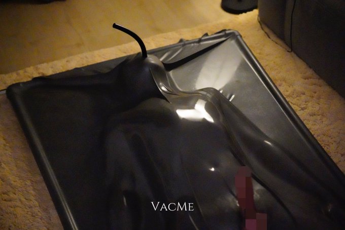 #latex #vacbed #vacuumbed #真空床 #バキュームベッド #胶衣 https://t.co/BqGyPotW4Z<a href="/tag/latex"class="tags">#latex</a><a href="/tag/vacbed"class="tags">#vacbed</a><a href="/tag/vacuumbed"class="tags">#vacuumbed</a><a href="/tag/%E7%9C%9F%E7%A9%BA%E5%BA%8A"class="tags">#真空床</a><a href="/tag/%E3%83%90%E3%82%AD%E3%83%A5%E3%83%BC%E3%83%A0%E3%83%99%E3%83%83%E3%83%89"class="tags">#バキュームベッド</a><a href="/tag/%E8%83%B6%E8%A1%A3"class="tags">#胶衣</a>