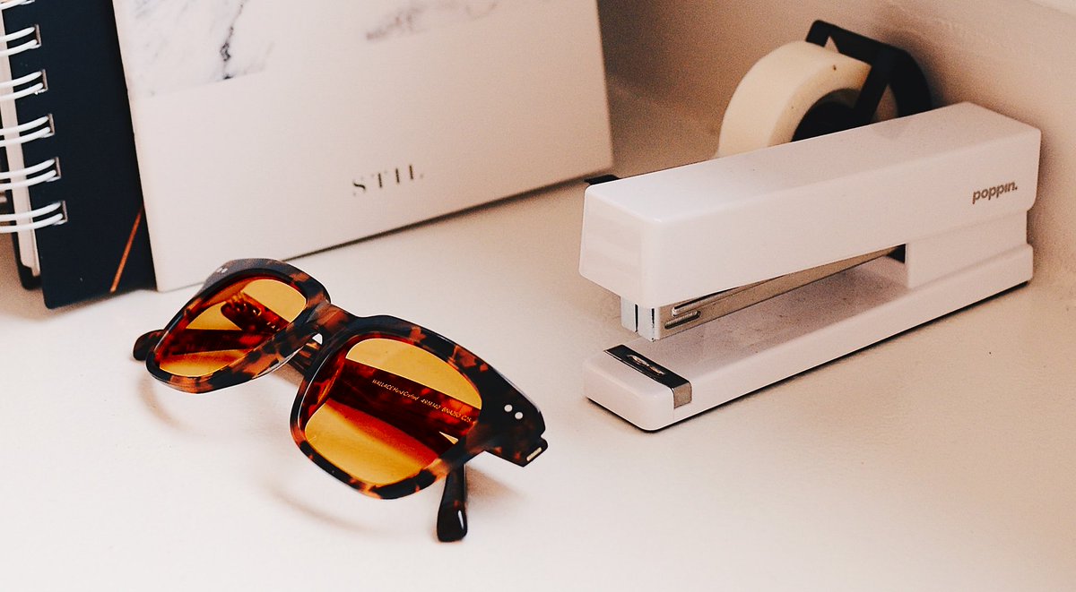 KarenMonet's tweet image. #FasionFrameFridays 👓

I got 99 problems and #VisualStress isn’t one of them!