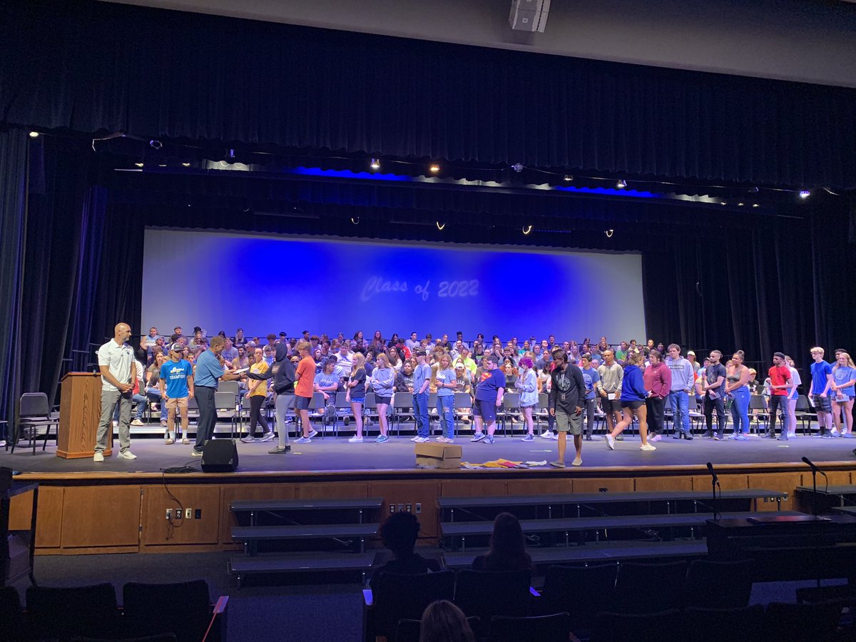 MrTDecker's tweet photo. Love the message provided to our seniors today at graduation rehearsal. So proud of these kids (and adults) and all that has brought them to today! #IRCSDrocks #WarriorPride https://t.co/wZtsJKjbaB