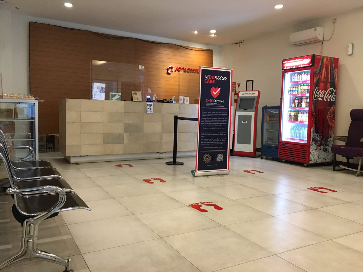 joeyakarta's tweet photo. Melewatkan setengah hari melalui 2 bandara @AP_Airports, menuju DPS via SRG ketika rute lain telah penuh/blm kembali buka, buatku tidak #masalah. 
Tetap demi memberikan pesan kpd publik bhw ada bandara AP 1 lain yg #bermasalah dlm pembangunannya; YIA. https://t.co/Yot1VaSXOw
