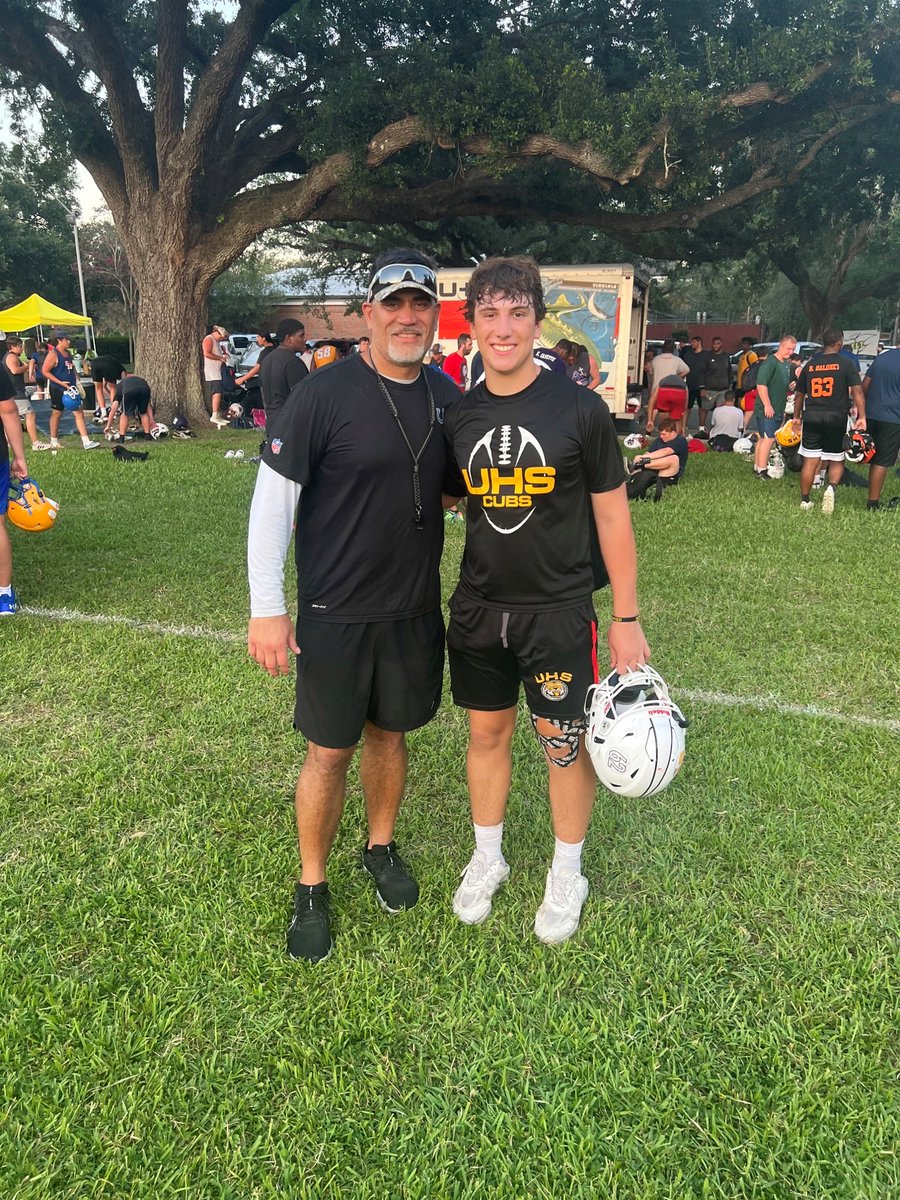 Humbled to have learned from the best!  What an experience!  @KevinMawae  @LALineCamp  @RecruitLouisian  @UHScubathletics