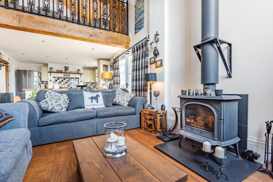 Nichecom's tweet photo. Sensational split level chapel conversion infused with Scandi vibes. Located in North Waltham, Hampshire, it's just hit the market with @BrockenhurstEA #professionalphotography #splitlevelhomes #propertyphotography https://t.co/dzVtlMY5af