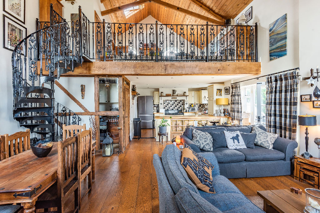 Nichecom's tweet photo. Sensational split level chapel conversion infused with Scandi vibes. Located in North Waltham, Hampshire, it's just hit the market with @BrockenhurstEA #professionalphotography #splitlevelhomes #propertyphotography https://t.co/dzVtlMY5af